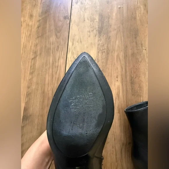 Women Black Boots - Picture 4 of 5